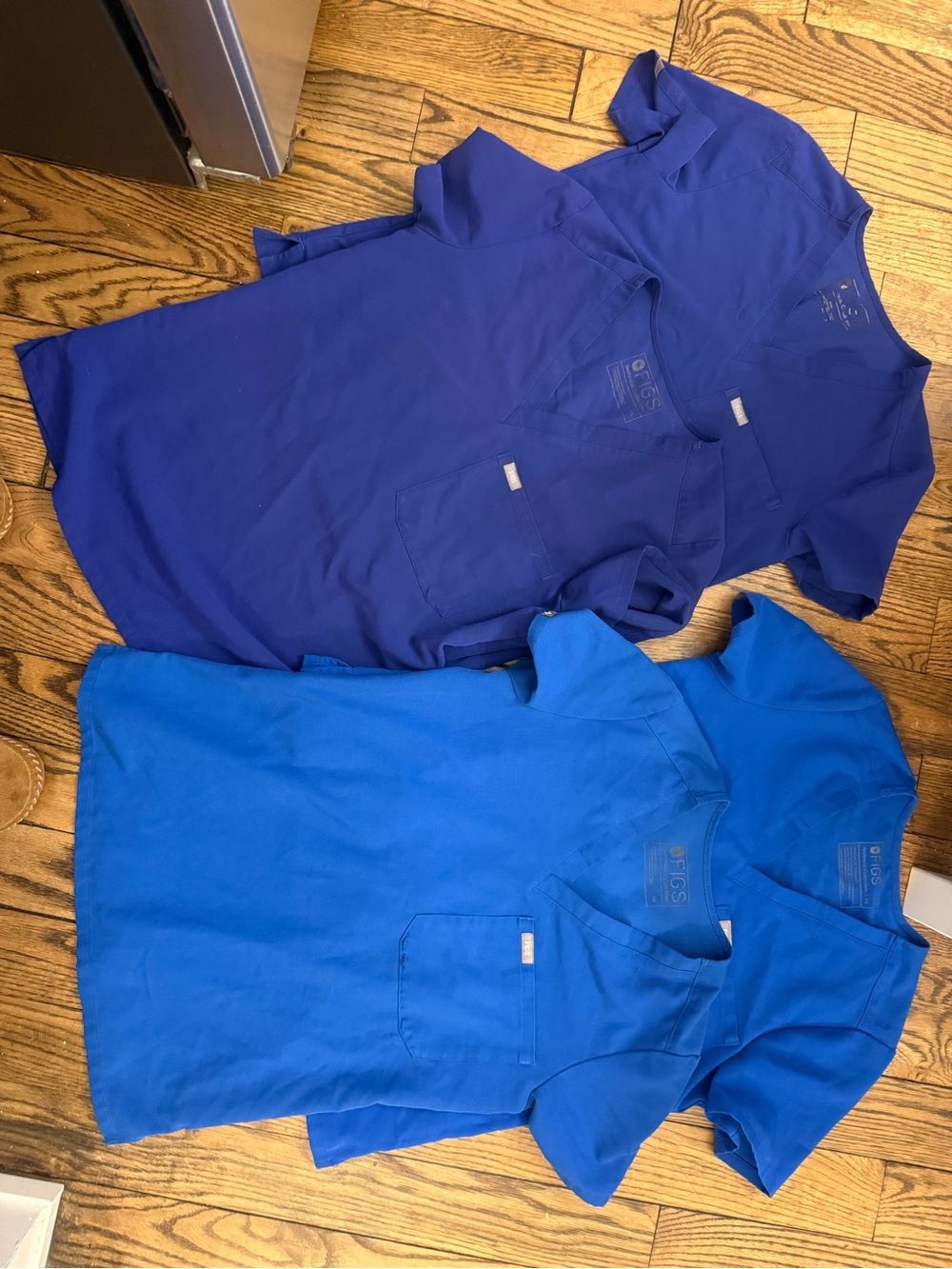 Figs Women's XS Scrub Tops - lot bundle of 4 (but can also sell separately)